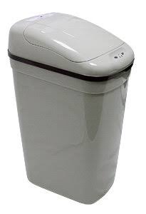 7 gal Motion Sensor Trash Can E825