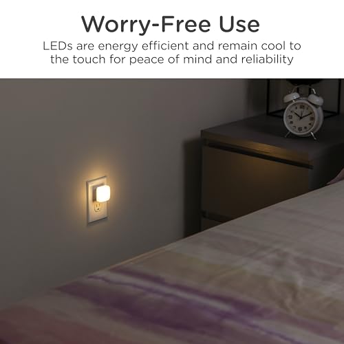Mini Square LED Night Light, Plug-in, Dusk to Dawn Sensor, 4 Pack A322013